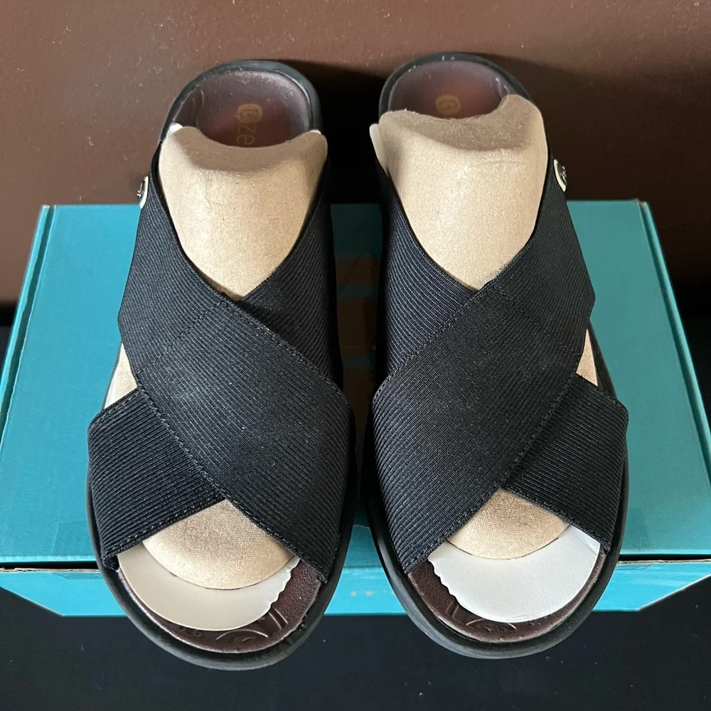 BZees Women's Desire Slide Sandal Sz 8.5 Wide